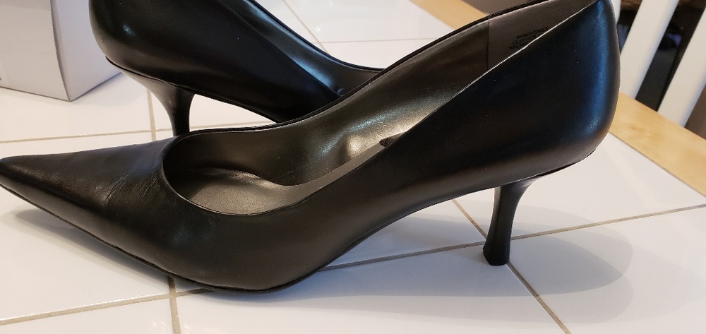 Nine West Black Pointy Toe Pumps